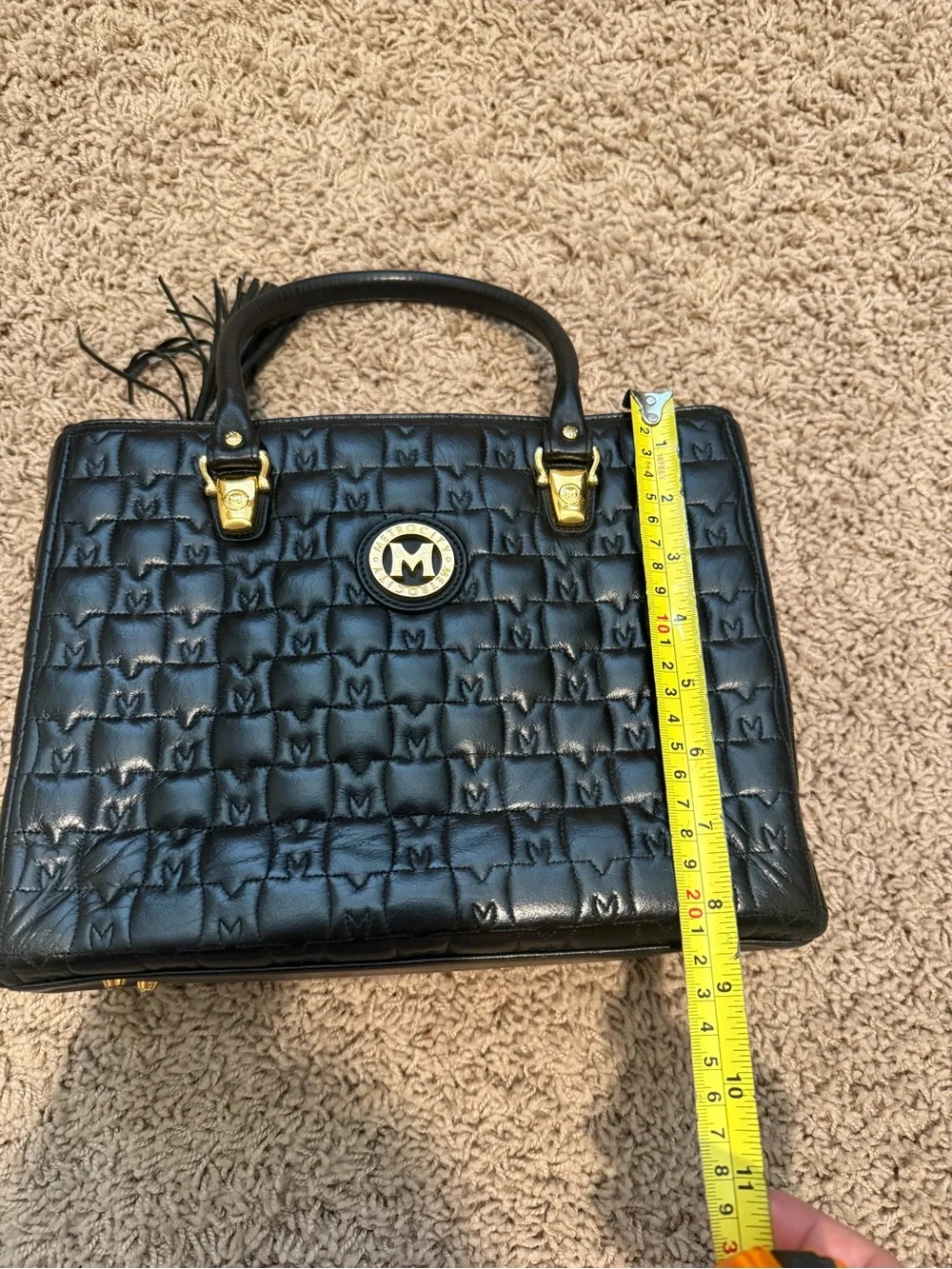 Metrocity elegant black